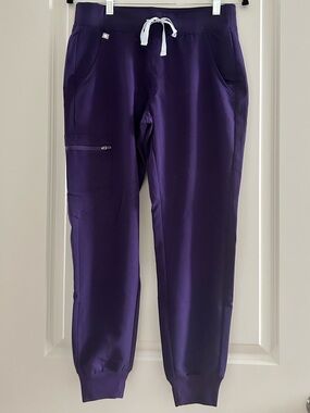 FIGS Zamora Jogger Scrub Pants – Deep Purple (Eggplant) – Small Petite (S/P)